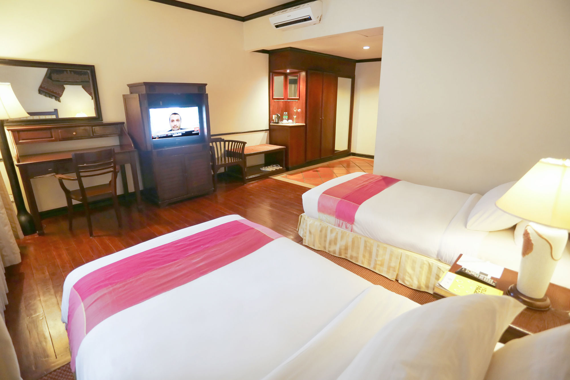 Grand Sunset Angkor Hotel Сием Реап Екстериор снимка